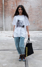 Load image into Gallery viewer, Balthazar Sand T-shirt white
